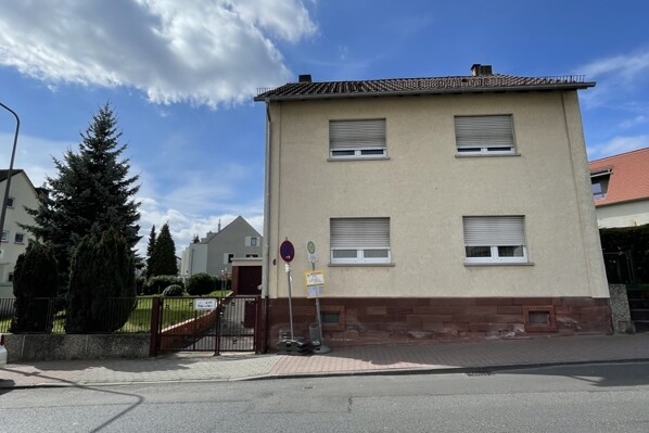 NW 6 Gebäude Straßenansicht