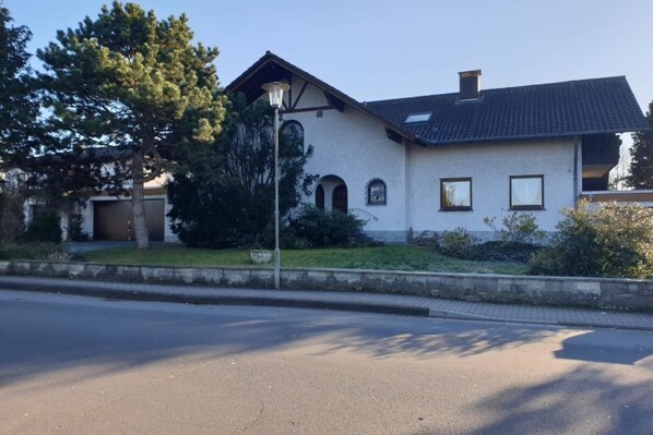 W60 Straßenansicht