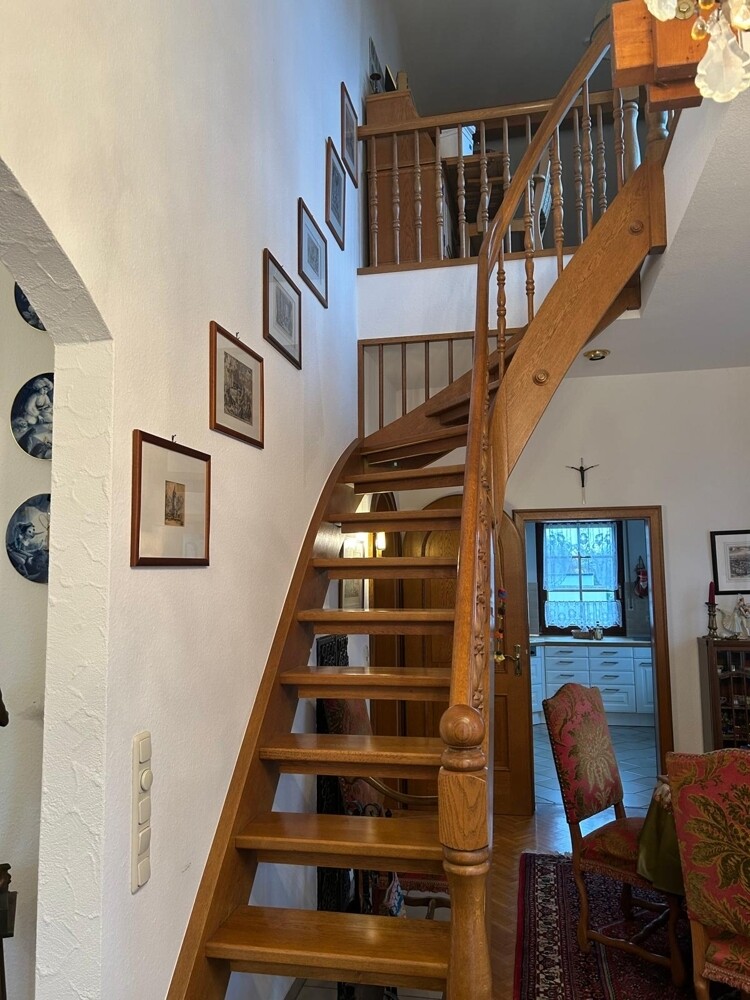 hintere Treppe zur Galerie