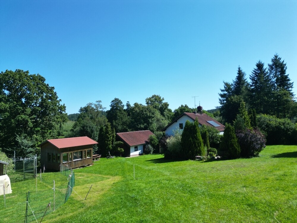 großzügiges Grundstück