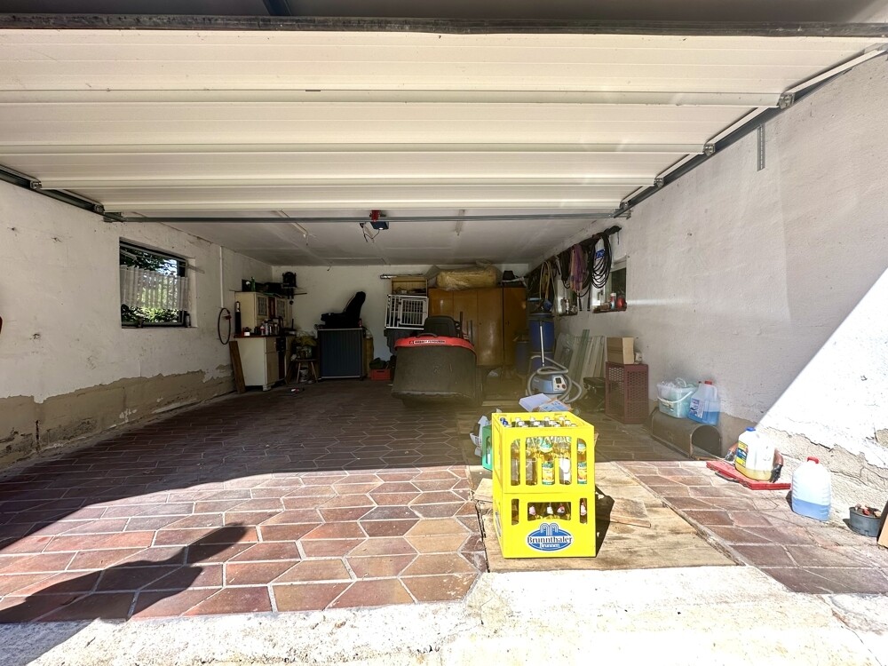 großzügie Doppelgarage