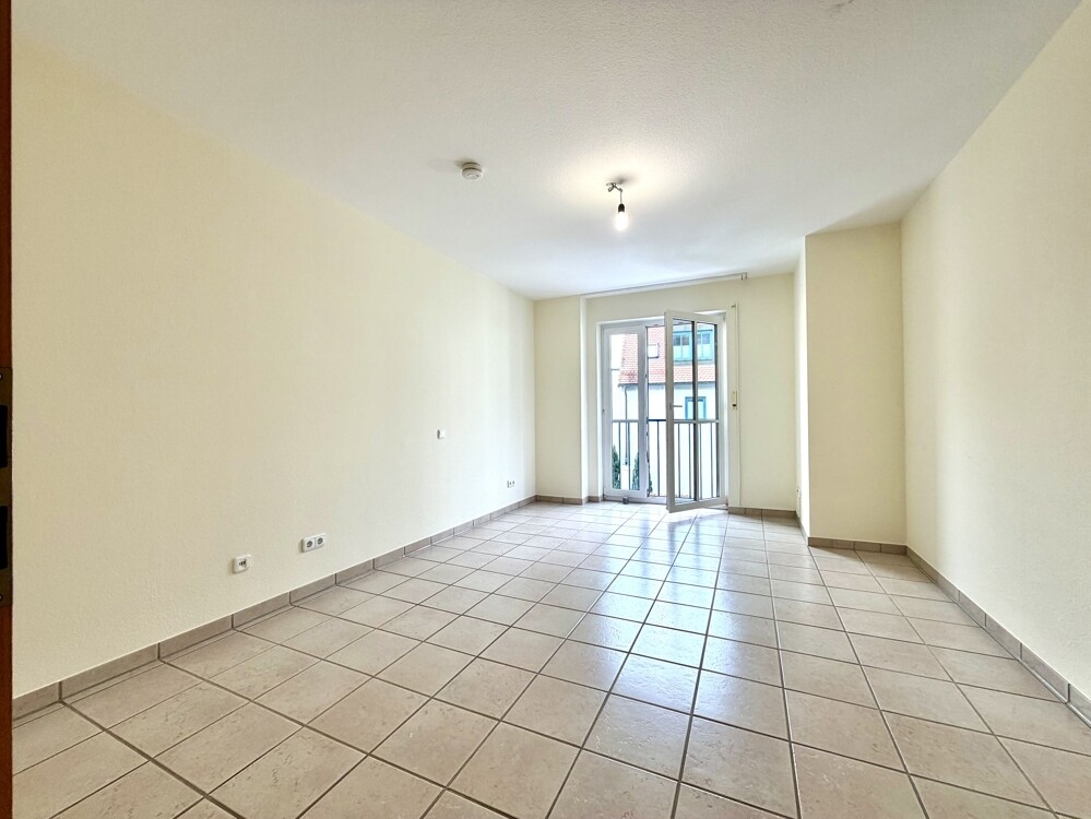 großes und helles Schlafzimmer