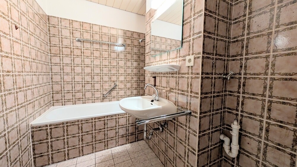 Badezimmer mit WM-Anschluss
