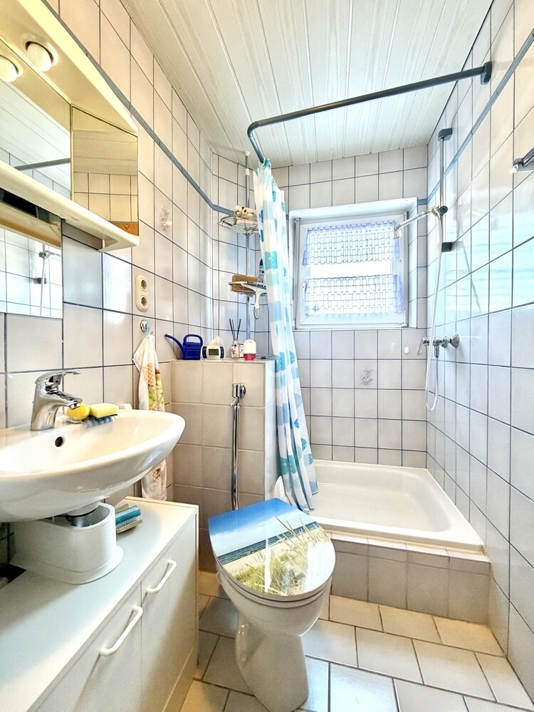 EG - Badezimmer mit Dusche