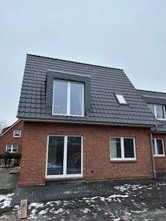 Seitenansicht mit Terrasse