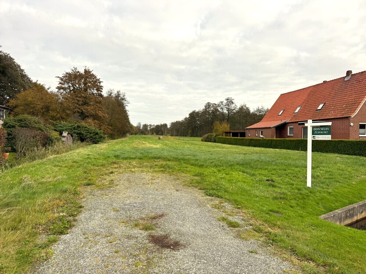 Bauplatz mit ca. 1,2 ha Weide