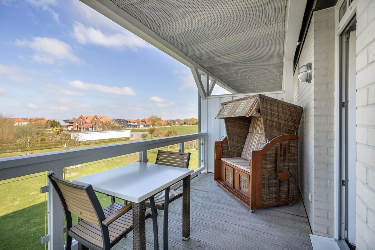 Strandkorb auf dem Balkon