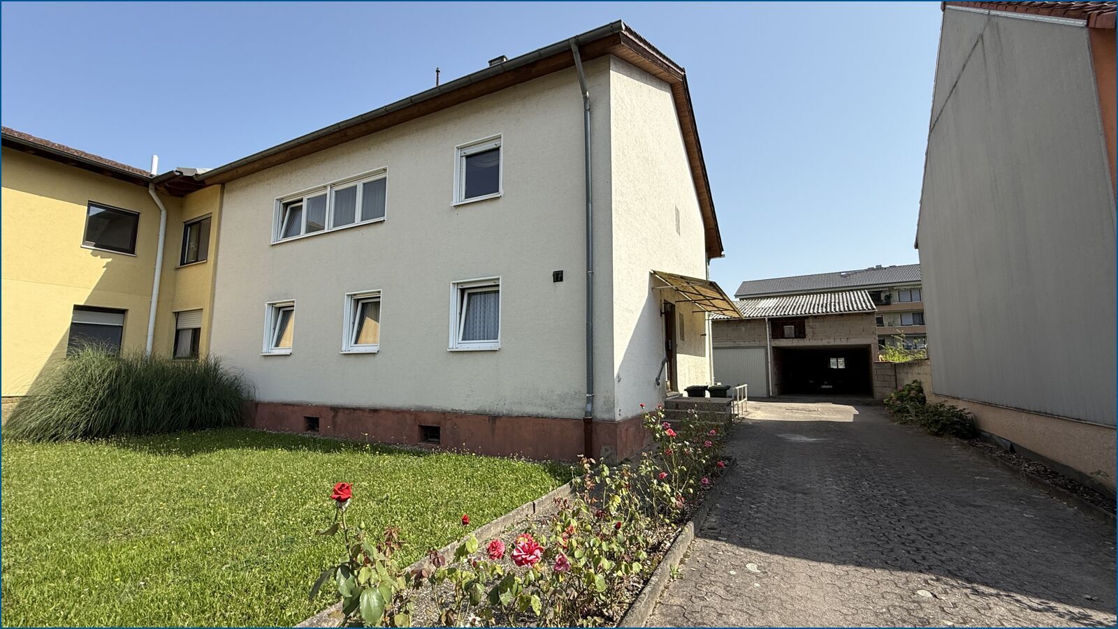 Straßenansicht