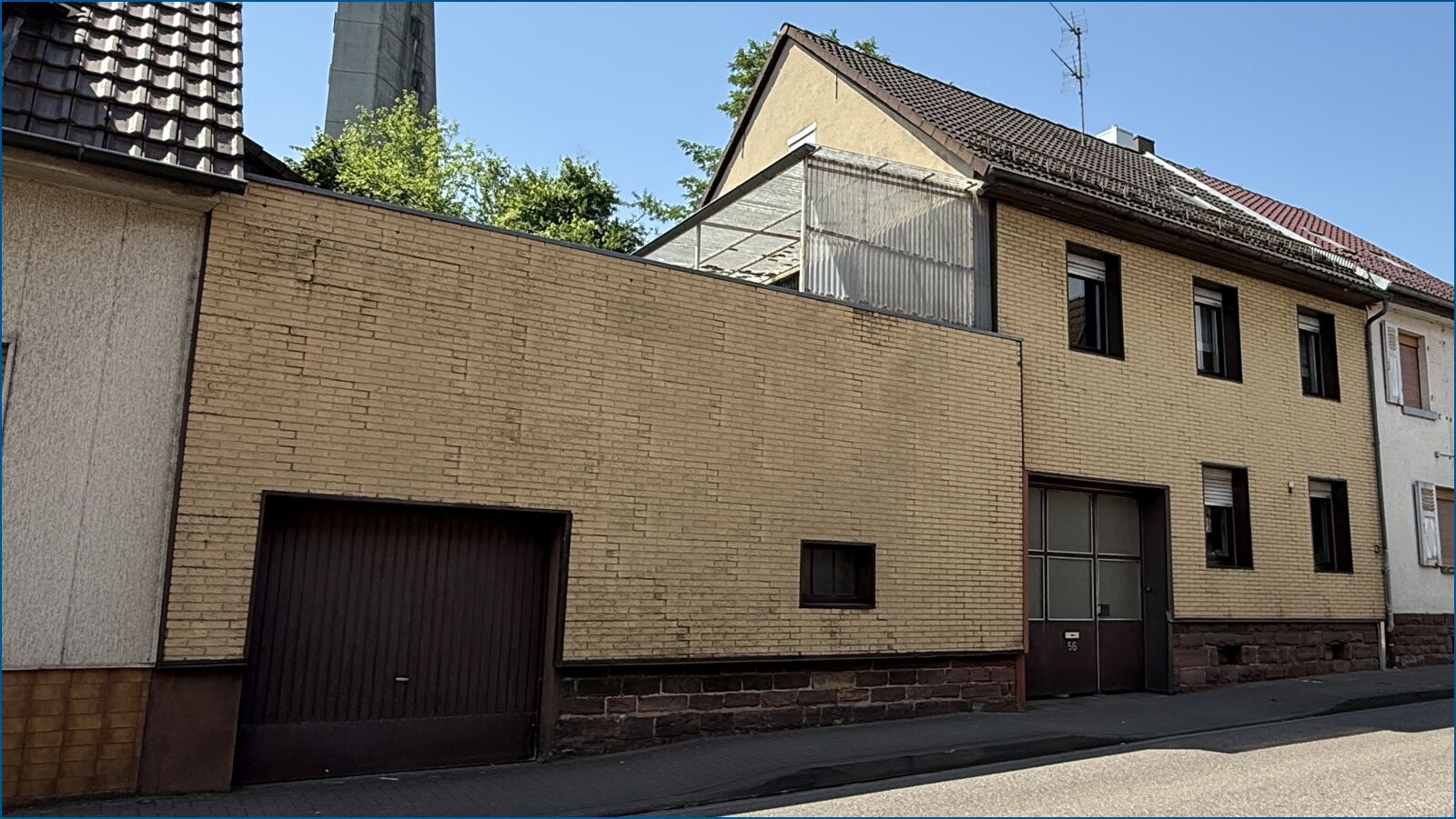 Straßenansicht