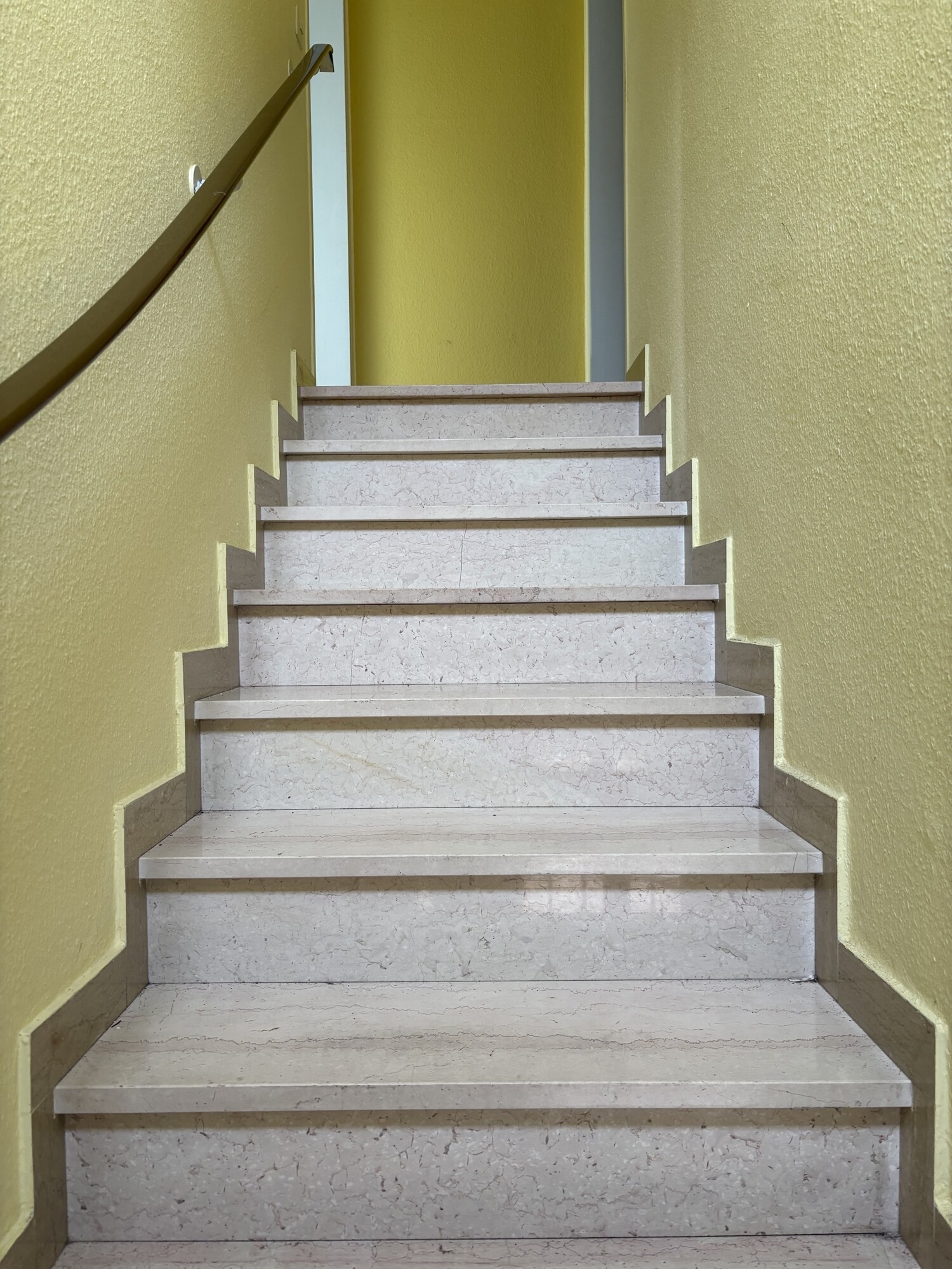 Treppe ins Obergeschoss