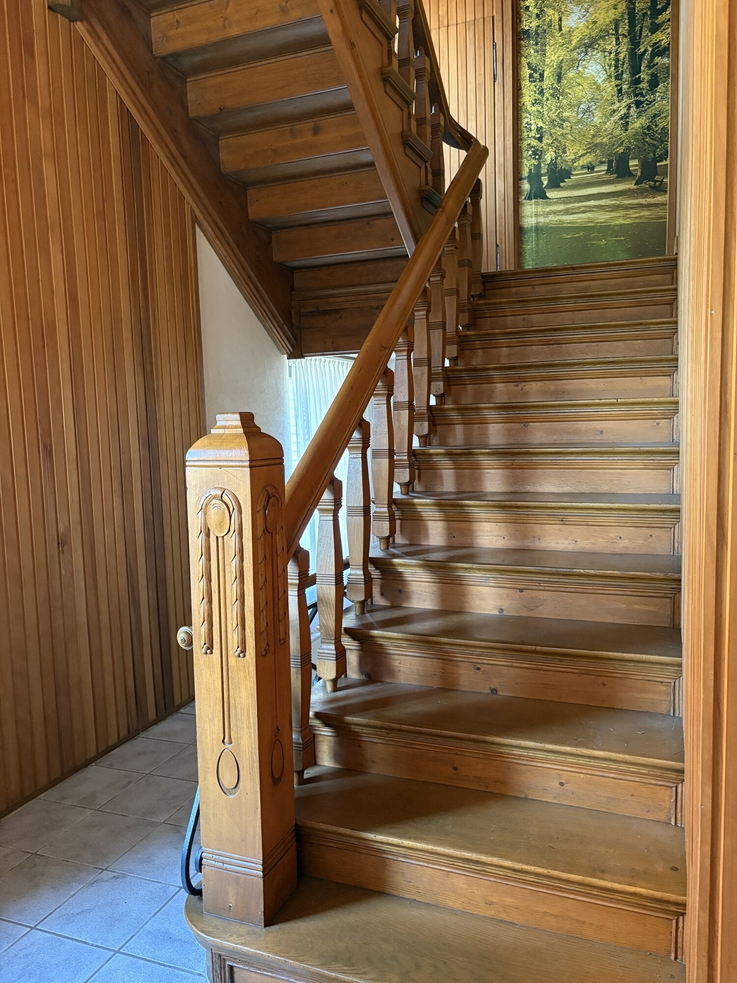 Massive Holztreppe