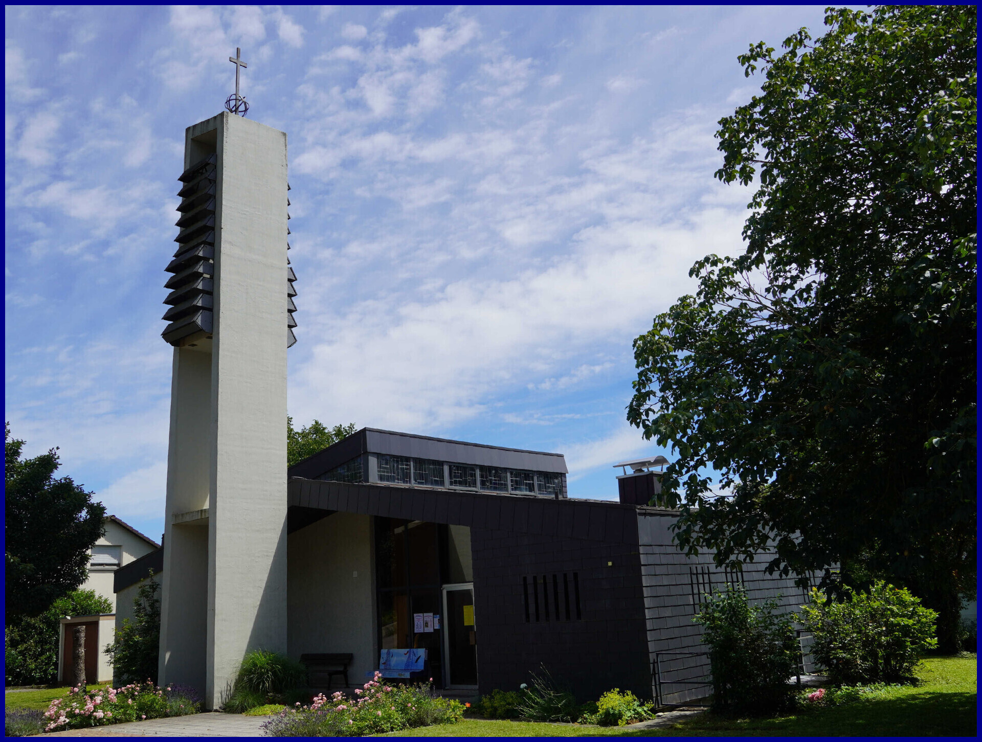 B Dogern Kirche Außenansicht 1.jpg
