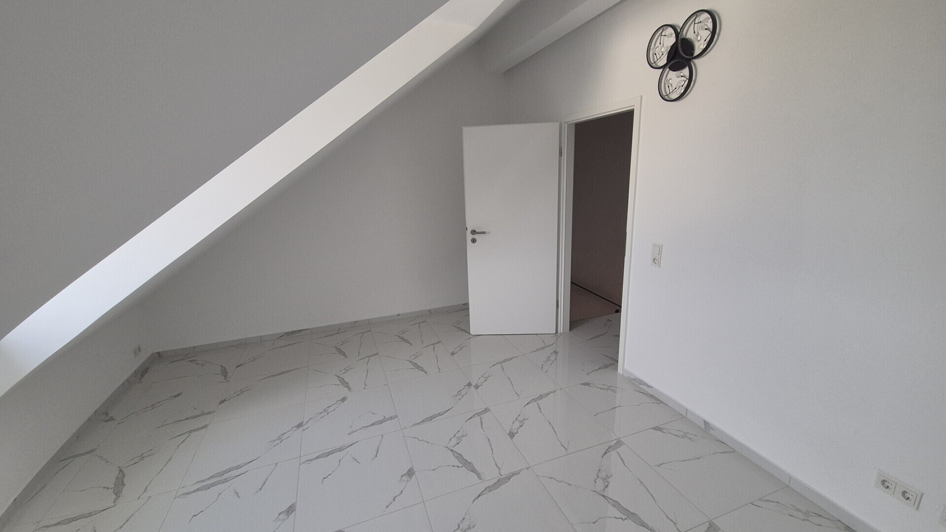 Zimmer 3 DG