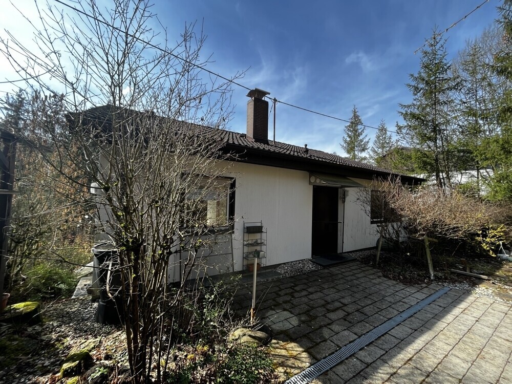 Terrasse und Eingang