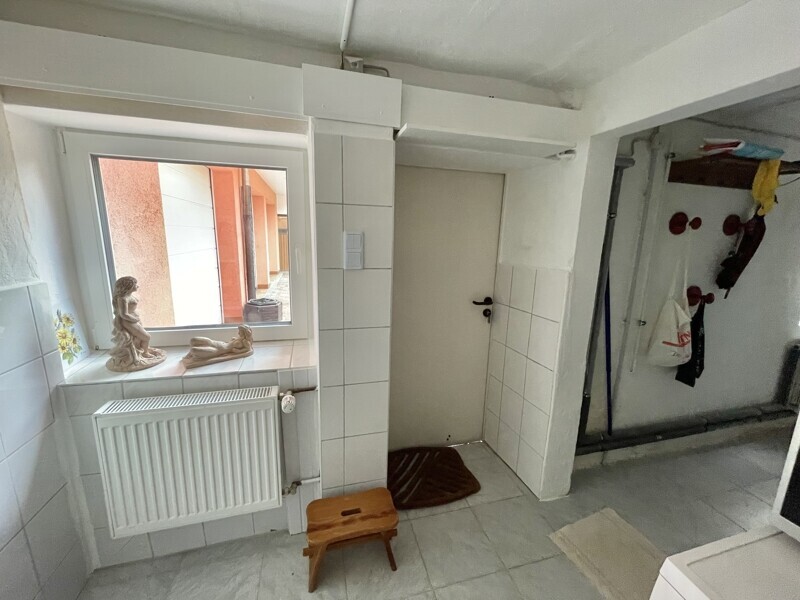 Tür zum Hof KG