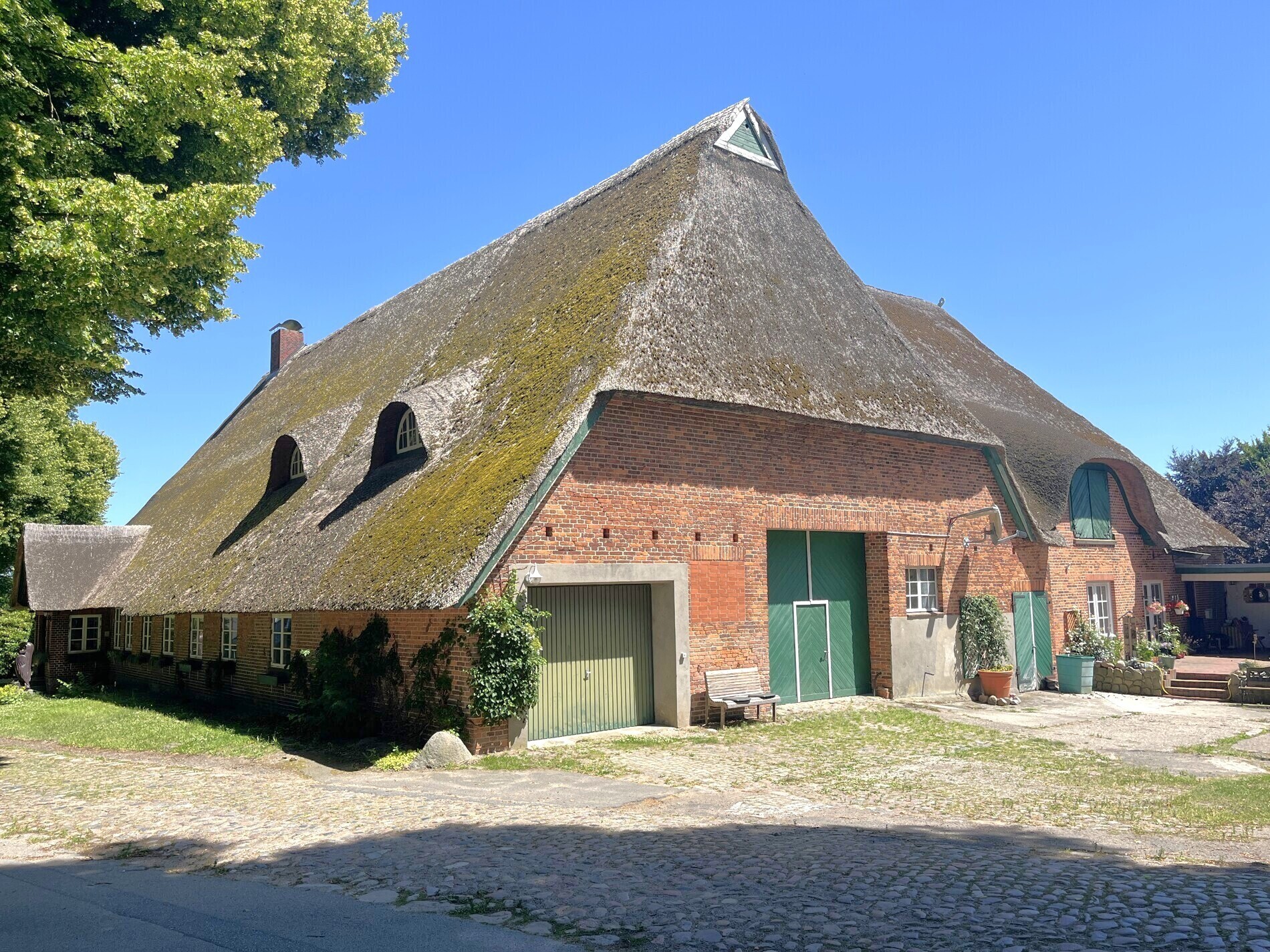 Straßenansicht II