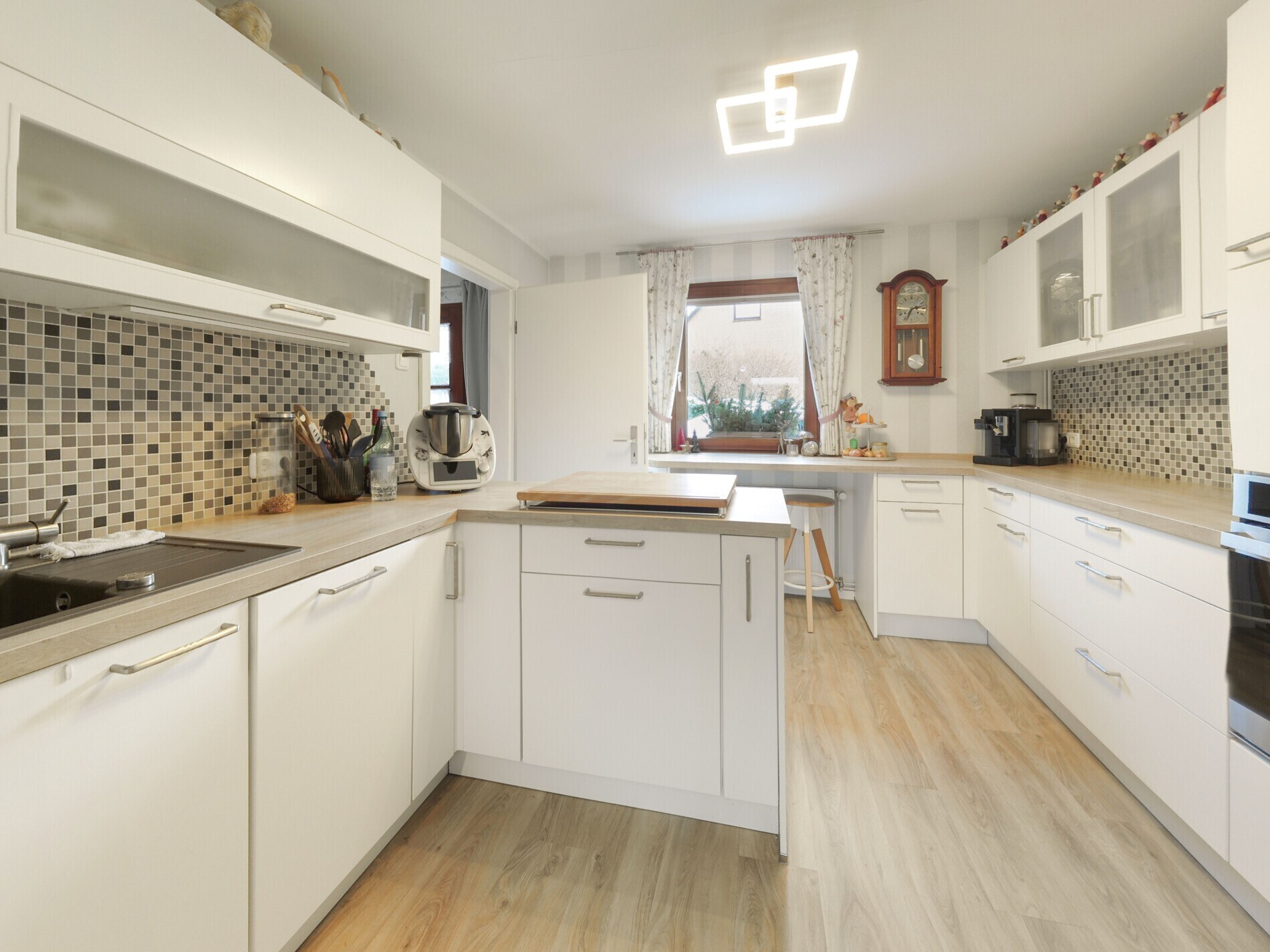 Haus hinten - Küche EG