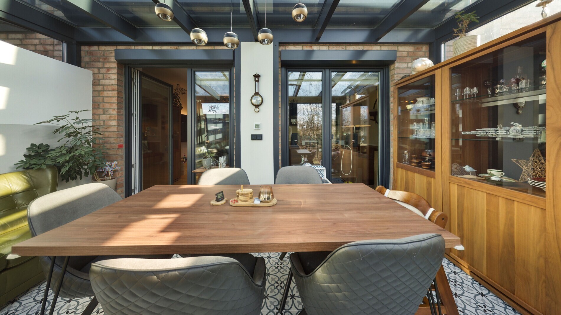 Wintergarten mit Essbereich