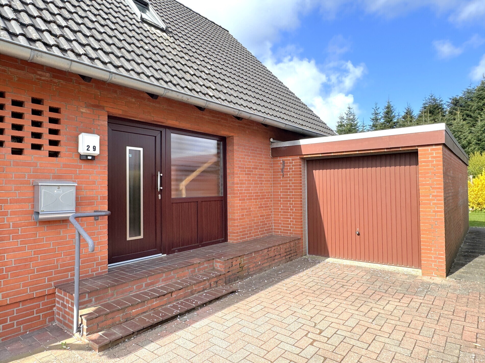 Hauseingang/Garage