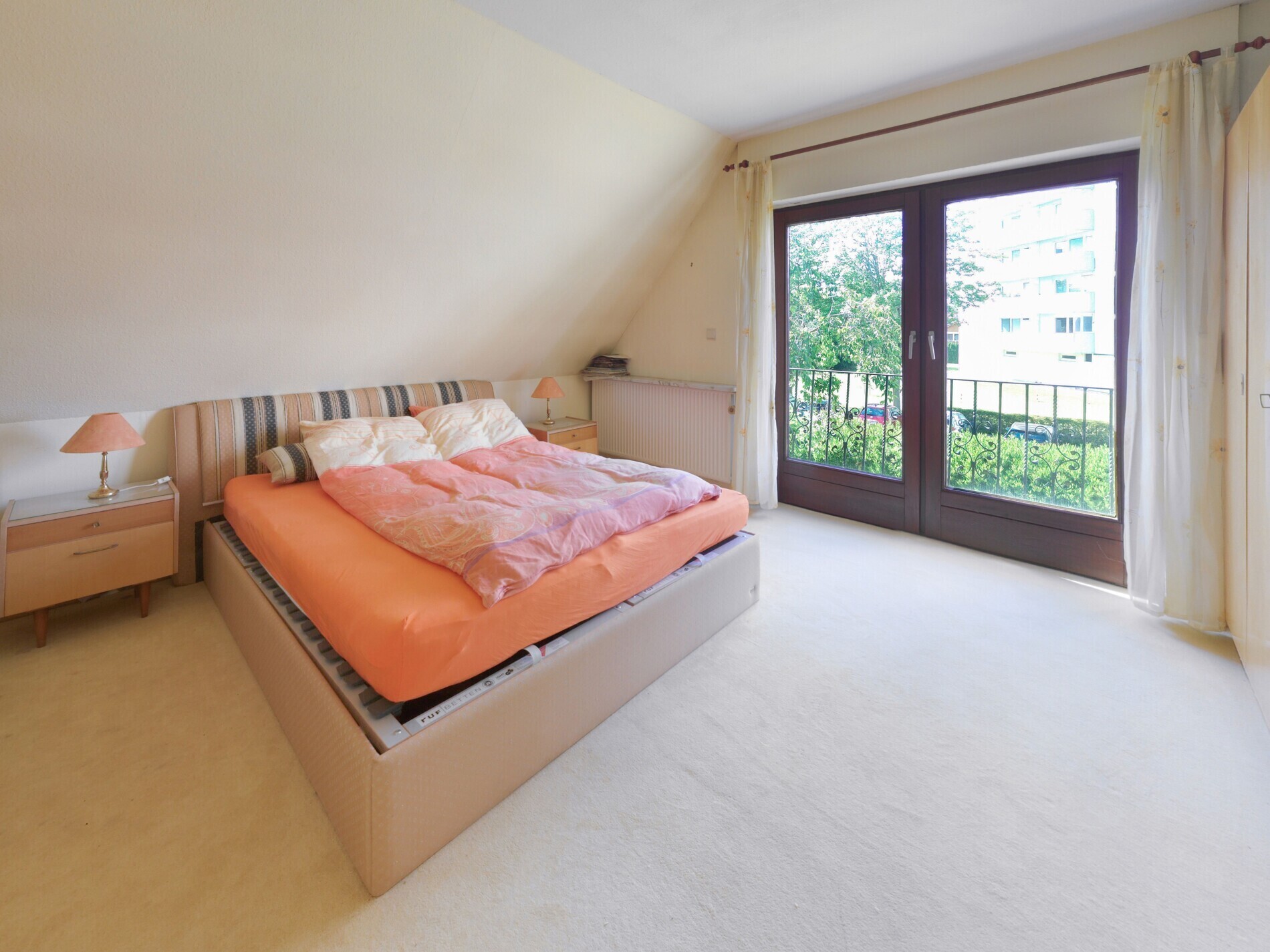 Schlafzimmer DG