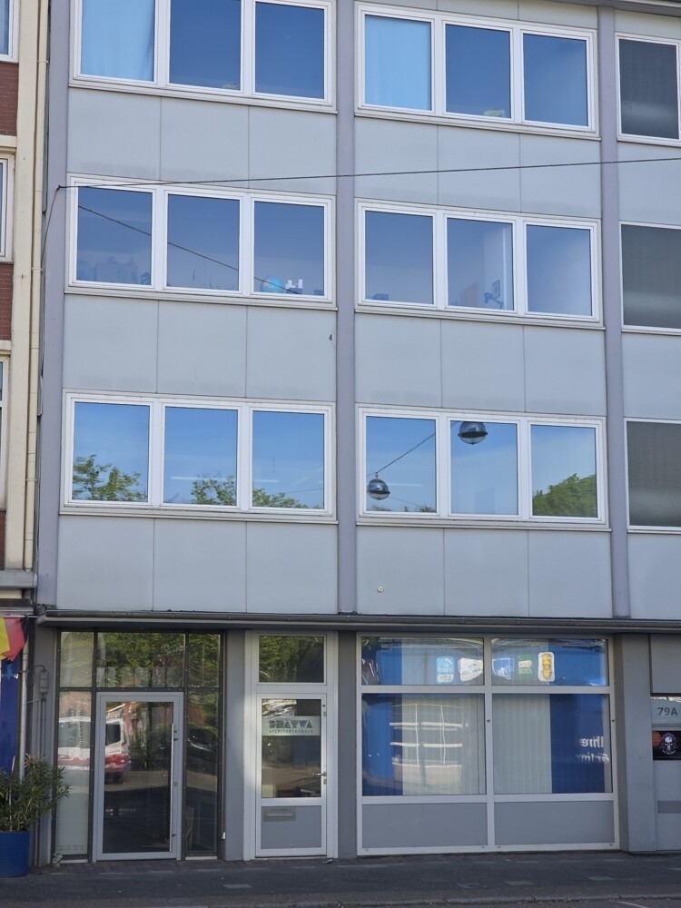 Büroaussfassade 1. OG.jpg