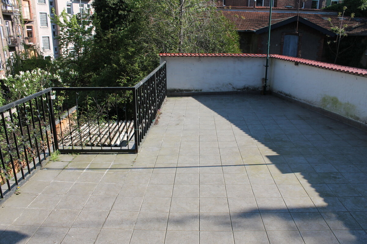 großer Balkon 1.OG