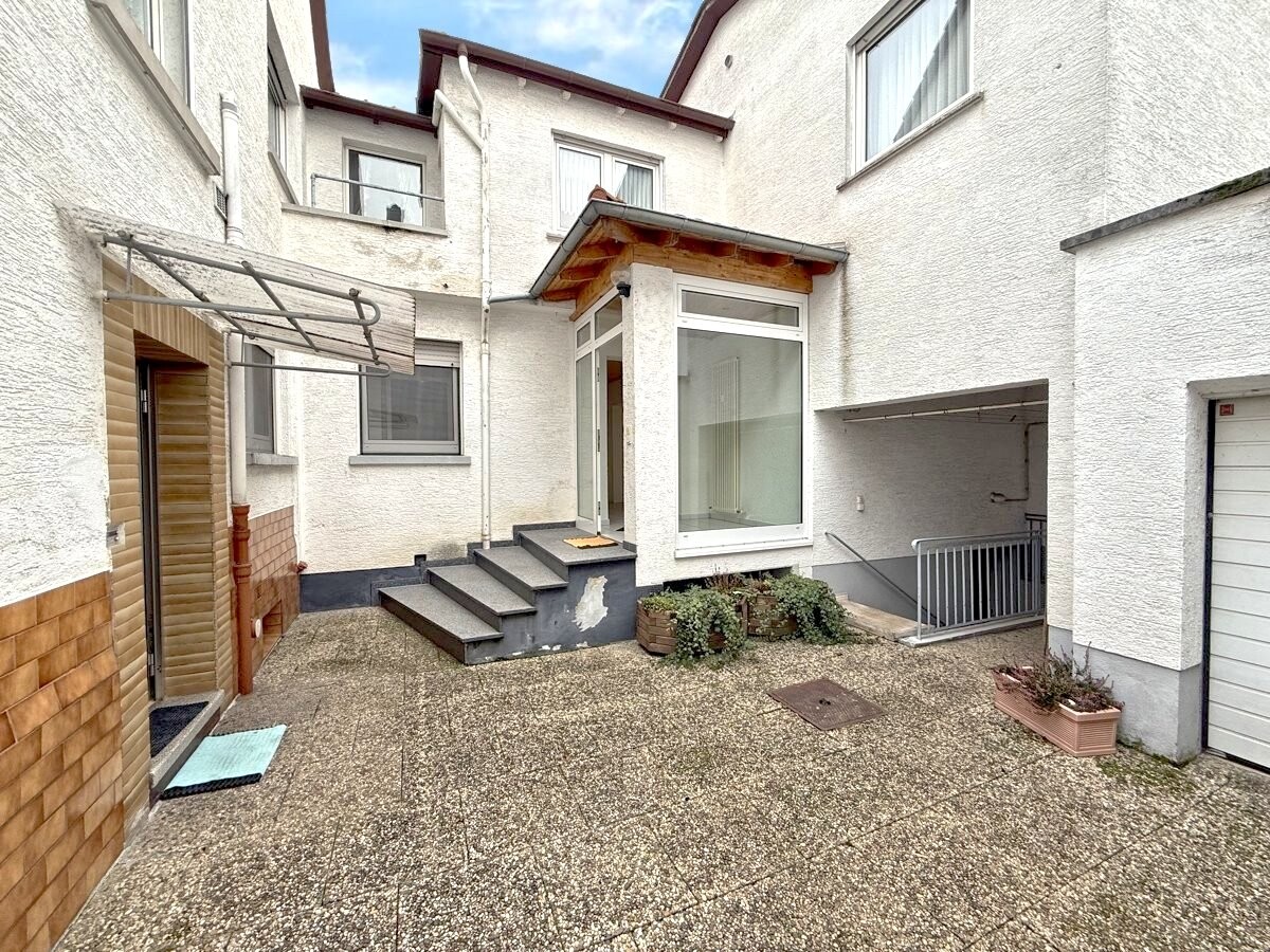 Hof Eingang OG (links)