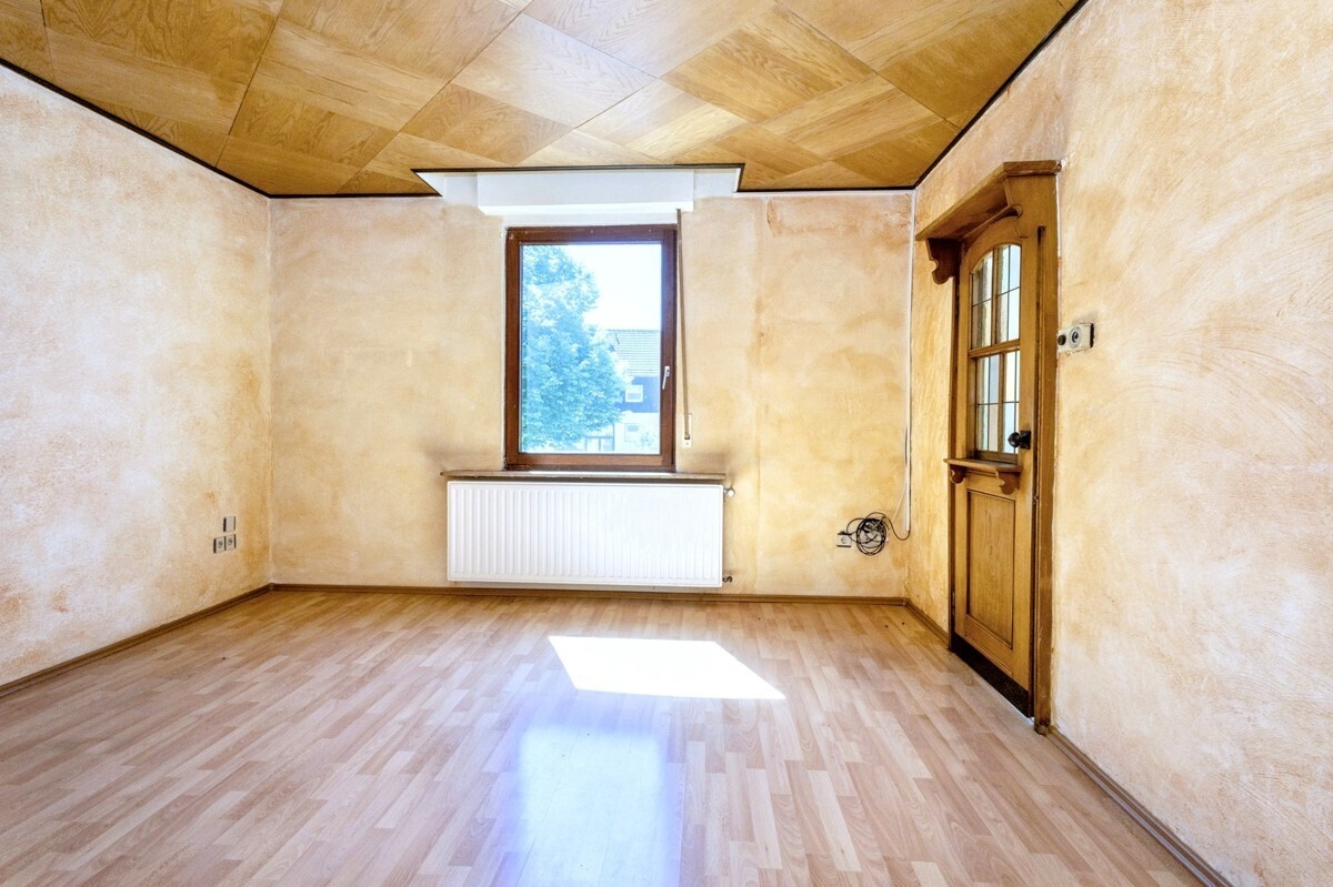 Zimmer 1 - leerstehende Wohnung OG