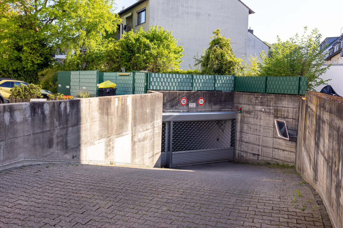 Tiefgaragenzufahrt