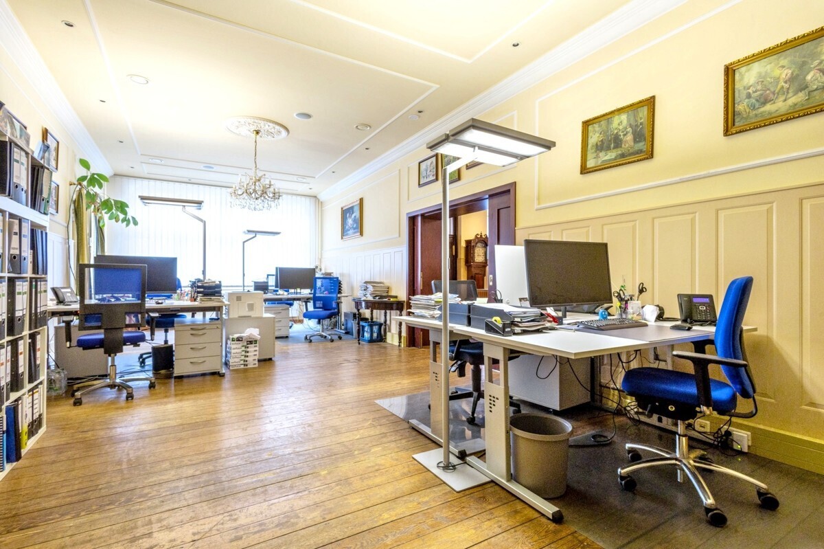 Büro EG