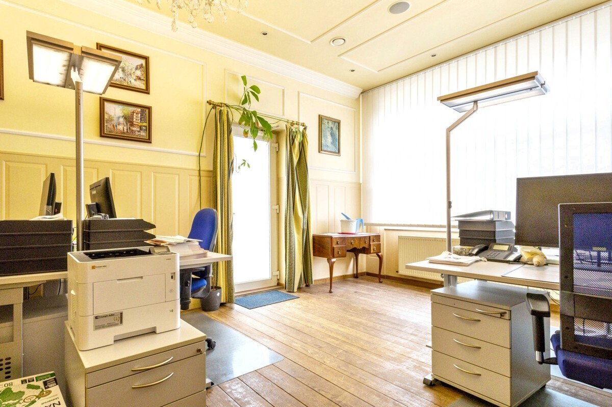 Büro EG