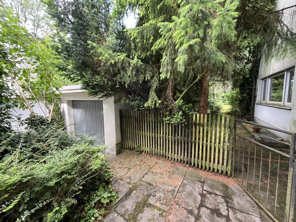Garage / seitlicher Zugang Garten