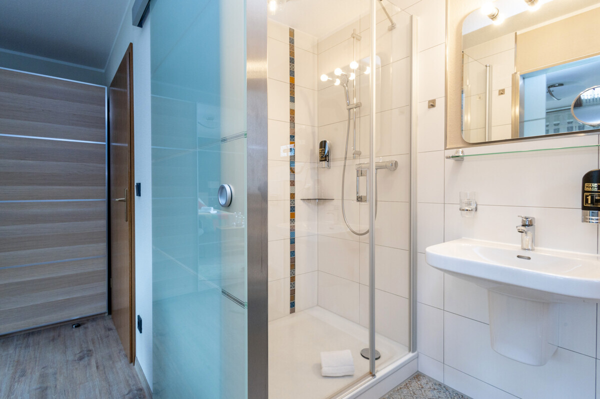 Doppelzimmer Beispiel saniert