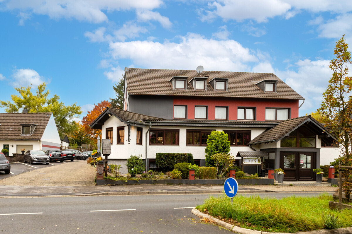 Frontansicht / Zufahrt