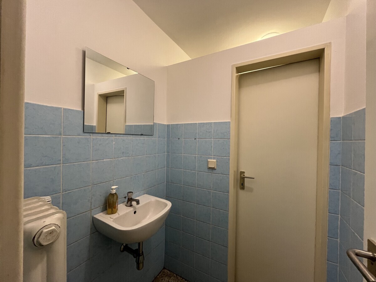 WC 2