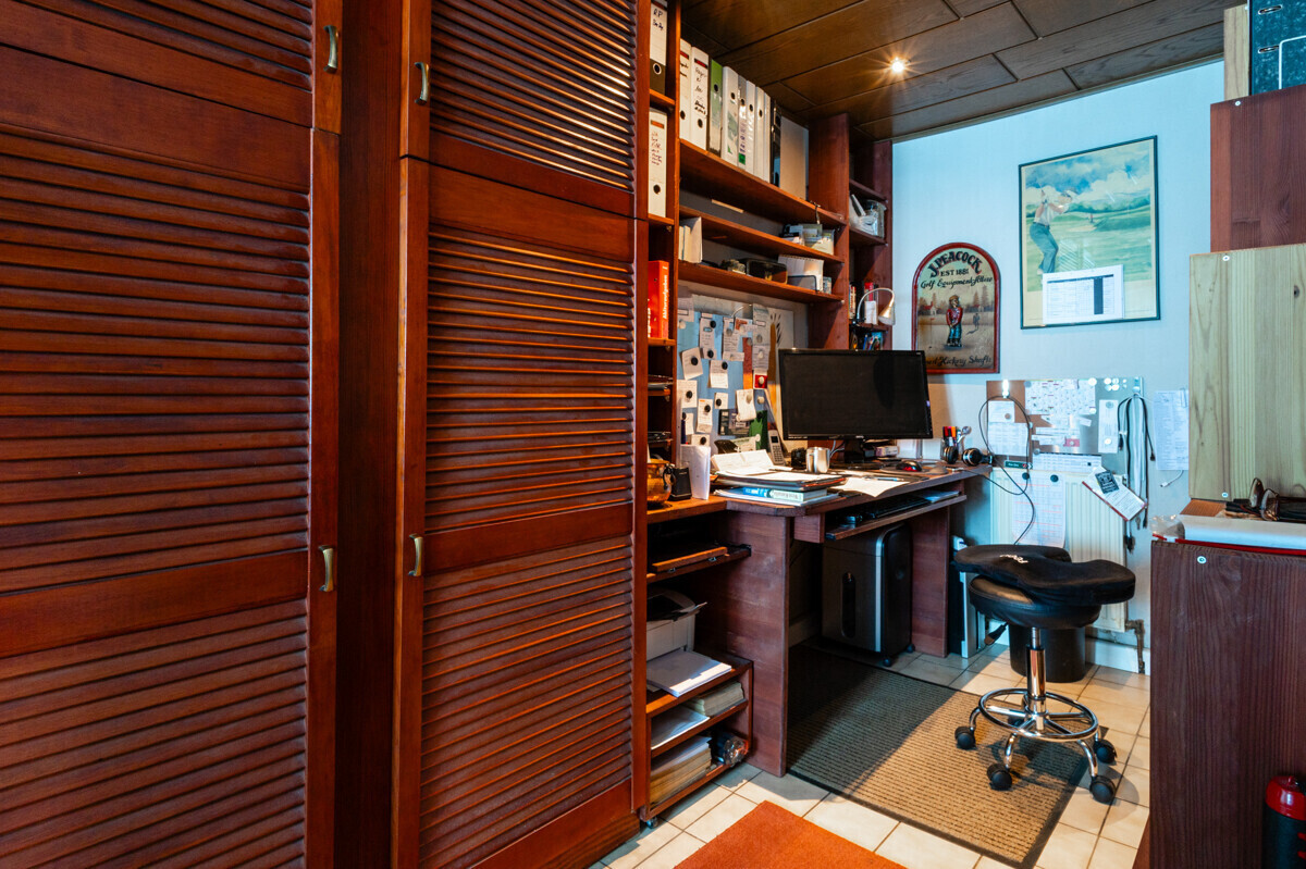 Büro EG