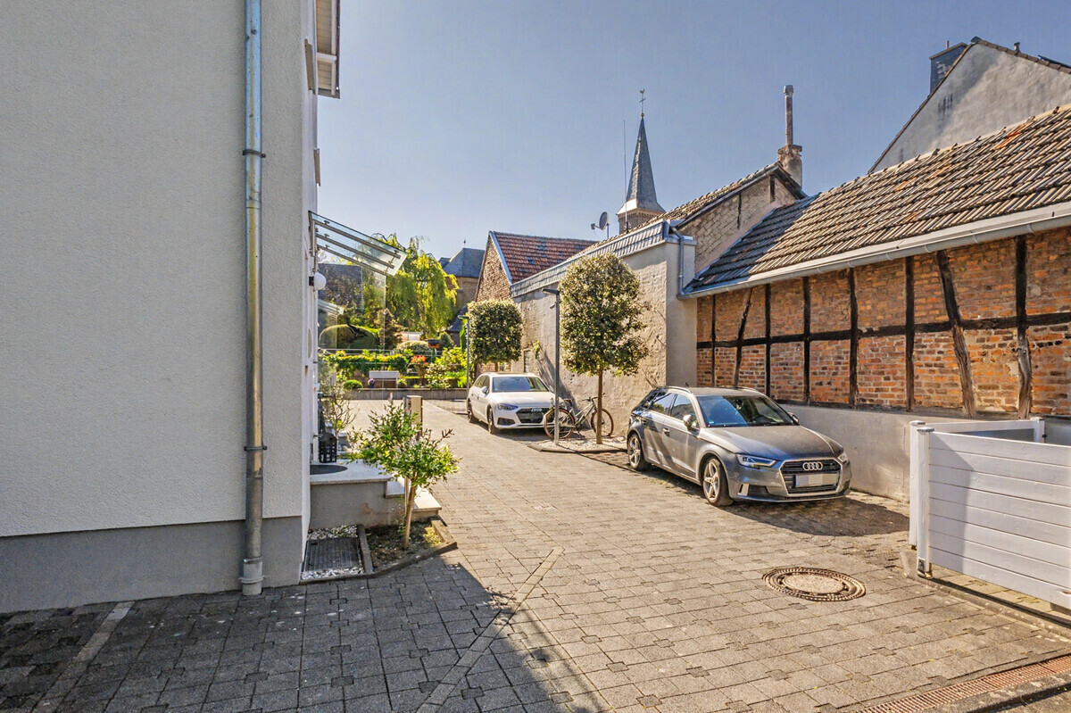 Straßenansicht