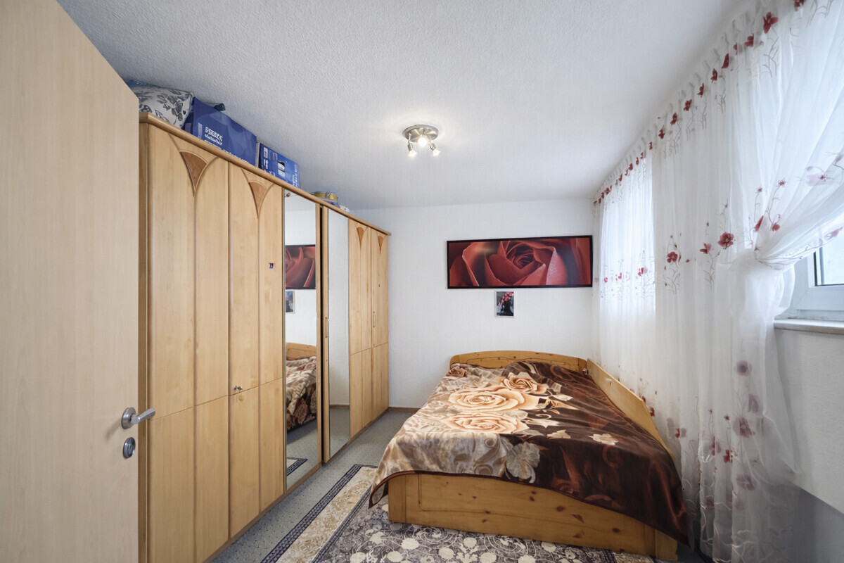Schlafzimmer 1