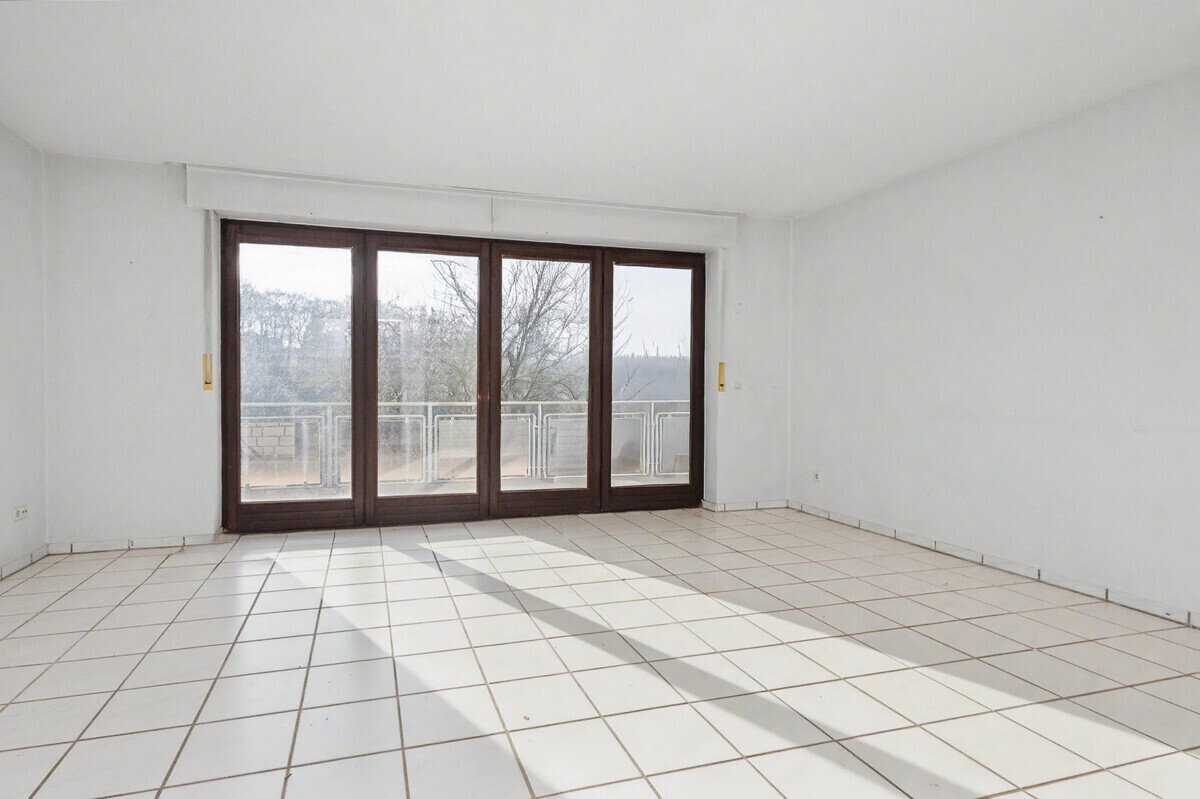 Wohnzimmer / Zugang Balkon