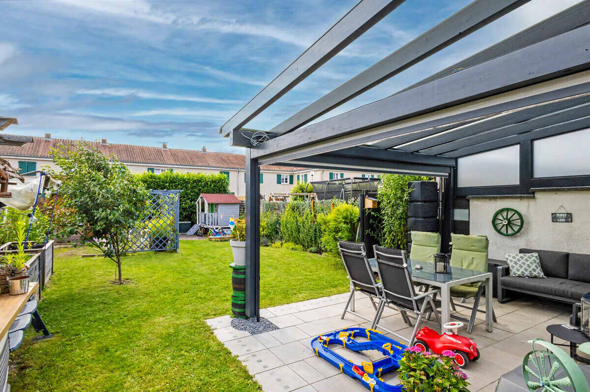 Süd-Terrasse / Garten