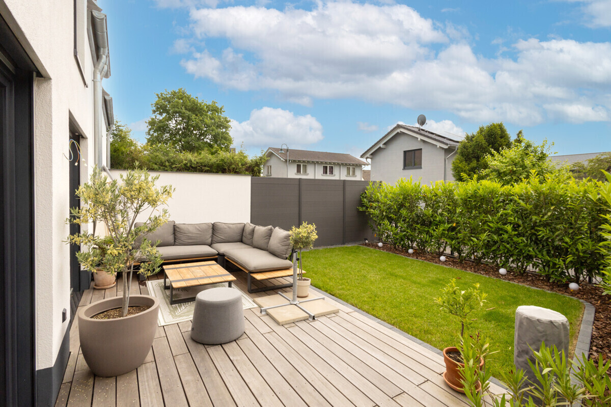Terrasse vor dem Haus