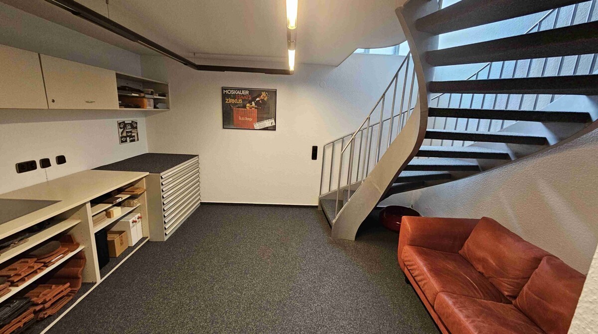 Büro UG Vorplatz 