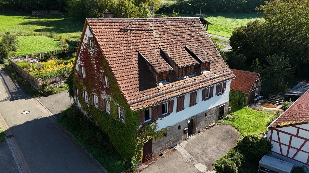 Vorderseite des Hauses