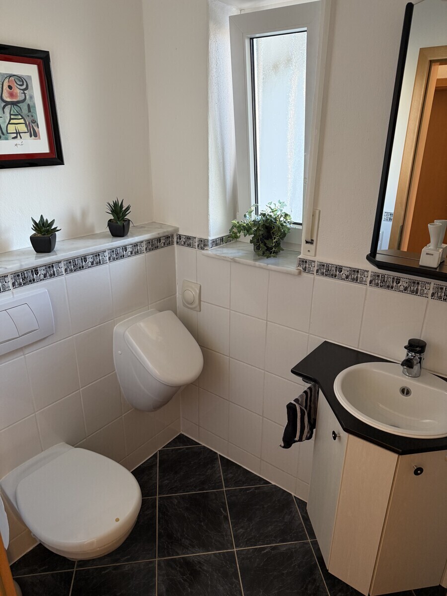 Gäste-WC EG