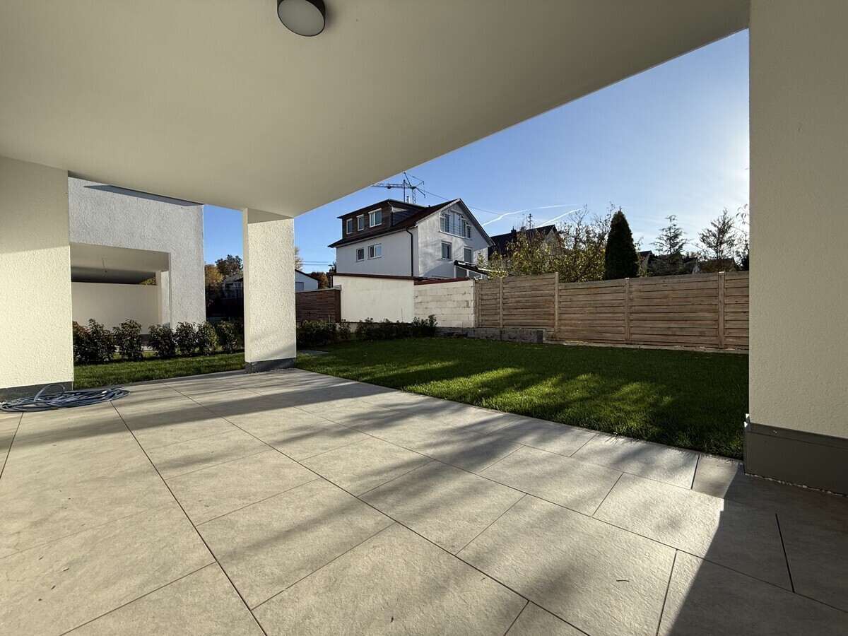 Terrasse mit Garten