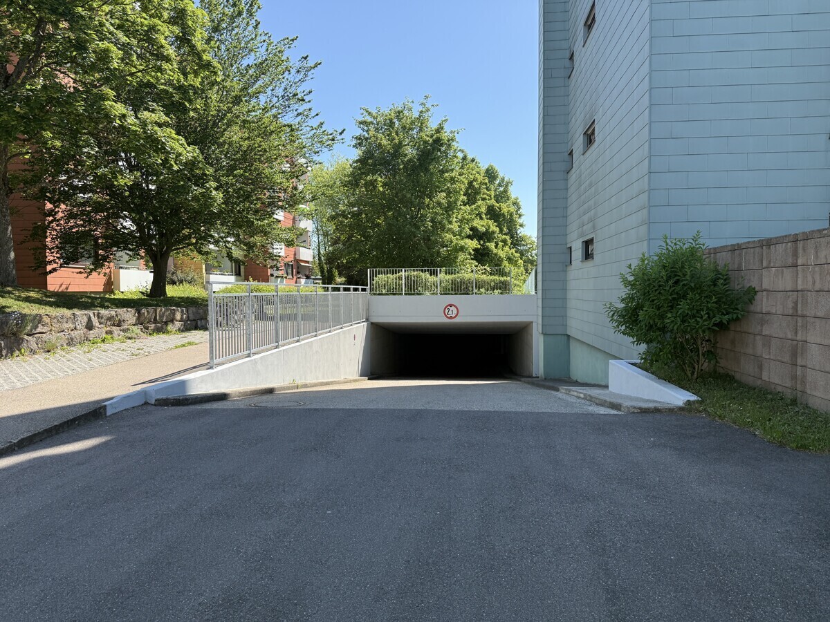 Tiefgarageneinfahrt