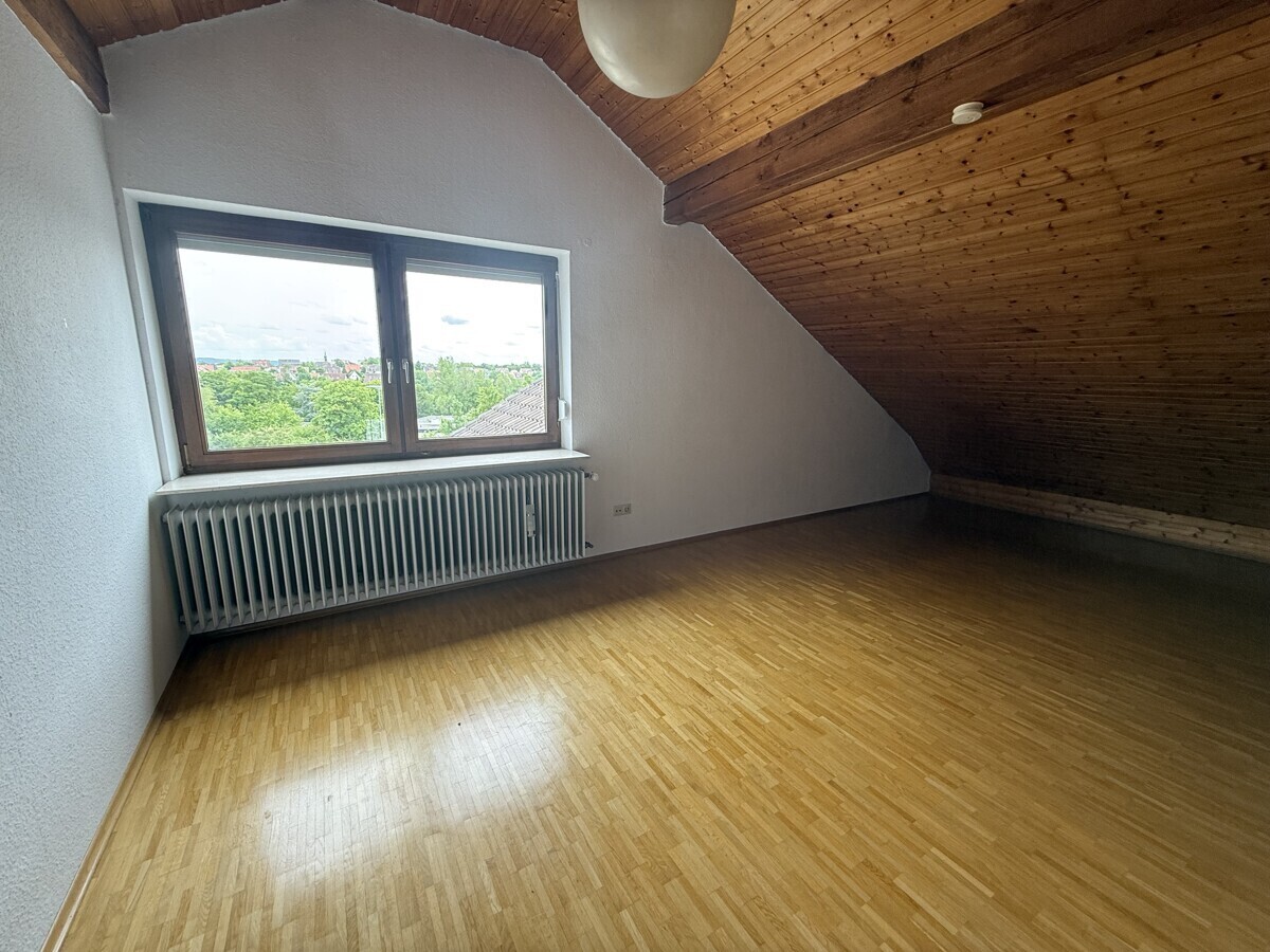 Schlafzimmer DG