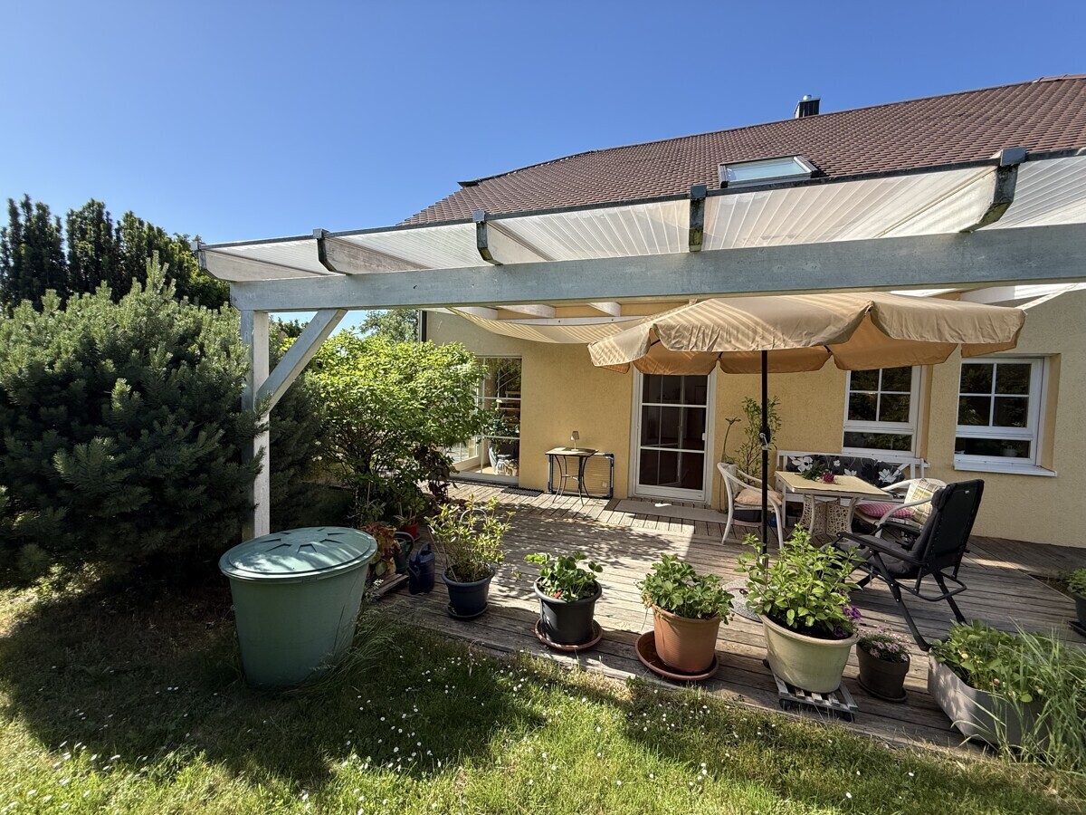 Terrasse mit Pergola Süd