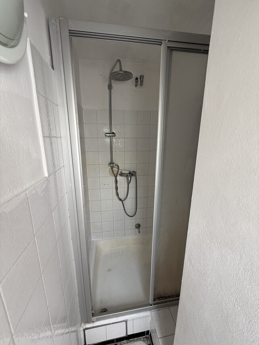 Dusche DG links