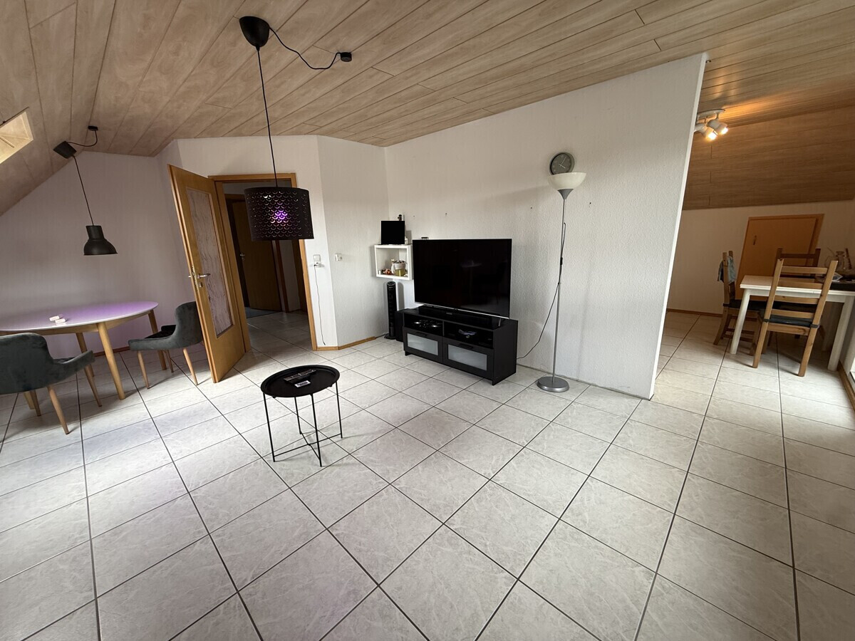 Wohn-/Esszimmer DG